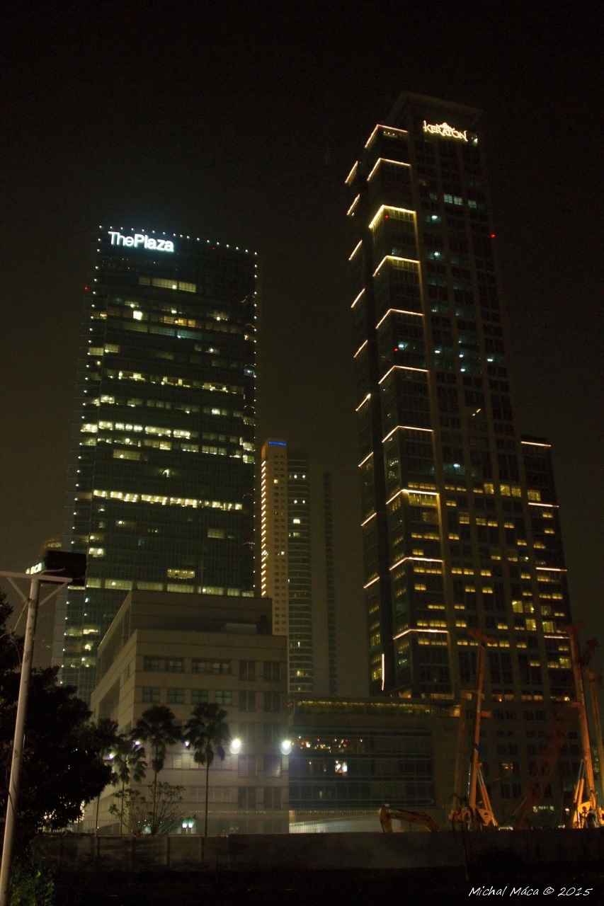 Noční Jakarta