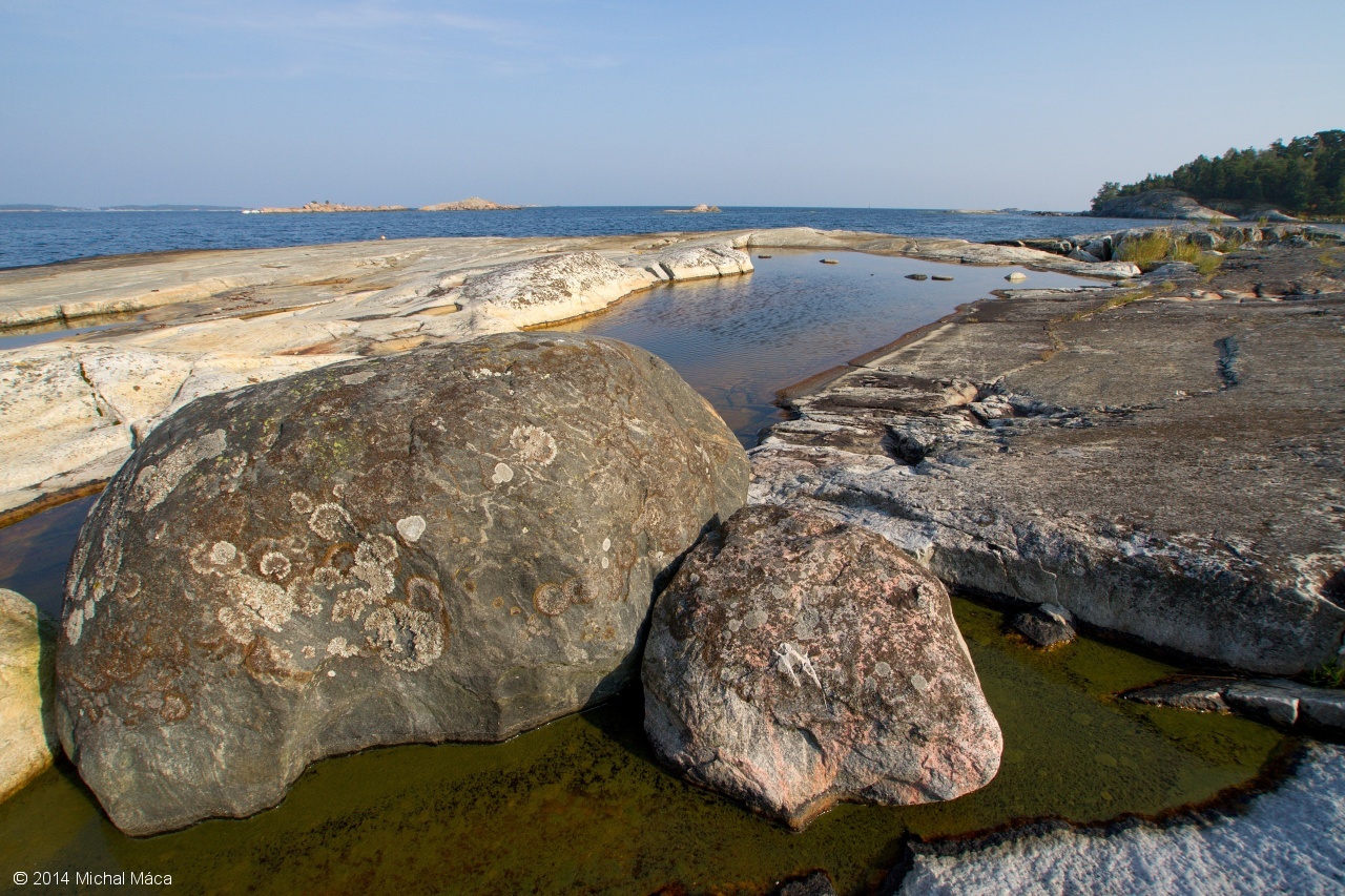 Kameny na pobřeží