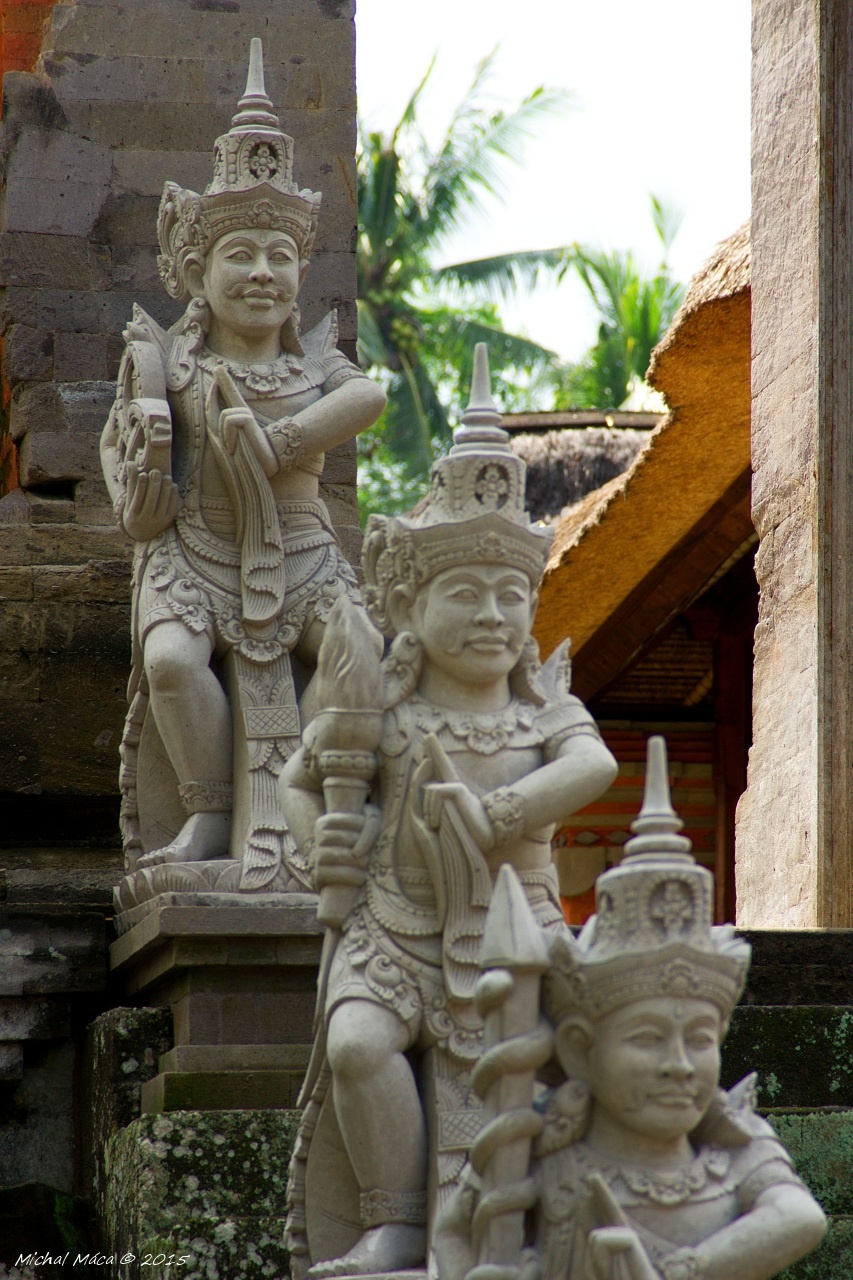 Pura Samuan Tiga