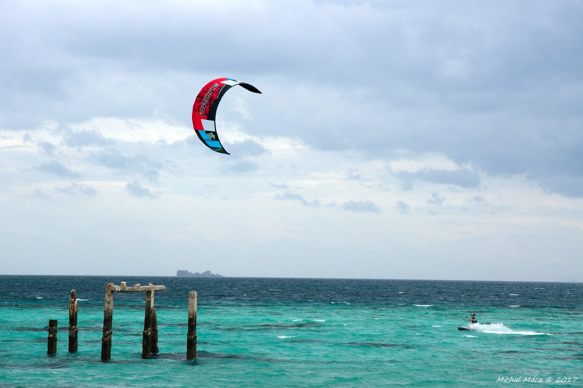 Kitesurfing